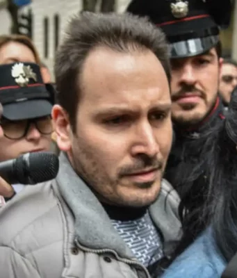 Garlasco, Andrea Sempio e l’intercettazione sul Dna: “Temevo tracce sul corrimano e sulla maniglia” Andrea Sempio durante uno degli sviluppi dell’inchiesta sul delitto di Garlasco