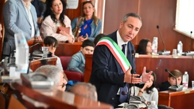 Antonio Sabino nel mirino delle intimidazioni Antonio Sabino sindaco di Quarto minacce social