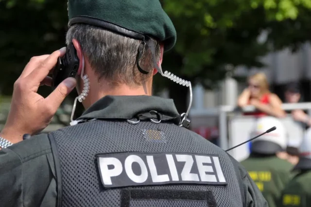 Attacco Winterthur con polizia svizzera davanti alla stazione