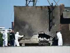 Drone russo colpisce un palazzo in Romania, feriti due civili: la Nato accusa Mosca di una «grave escalation» Drone russo Romania edificio colpito a Galați
