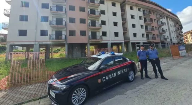 Due donne morte a Pollena Trocchia Carabinieri sul luogo del ritrovamento dei corpi a Pollena Trocchia