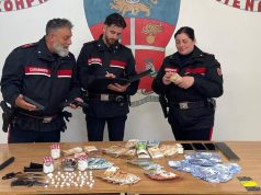 Spaccio di droga ad Arezzo, arrestata famiglia di imprenditori: sequestrati 60mila euro e cocaina Arezzo, arrestata una famiglia di imprenditori per spaccio di droga
