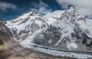 Kami Rita Sherpa conquista l’Everest per la 32ª volta: nuovo record mondiale Kami Rita Sherpa ha raggiunto oggi la vetta del monte per la 32esima volta