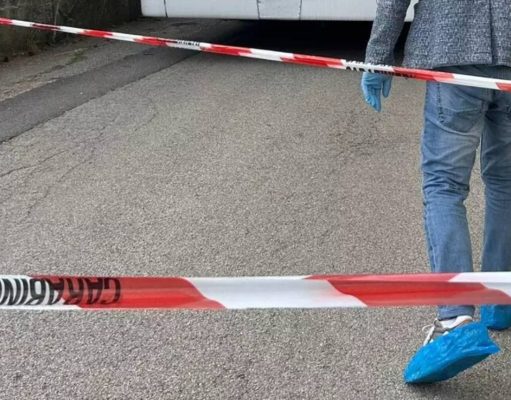 Tentato femminicidio a Stroncone: arrestato uomo di 42 anni dopo aggressione sul bus Stroncone, bloccato l'uomo che ha aggredito la moglie a martellate