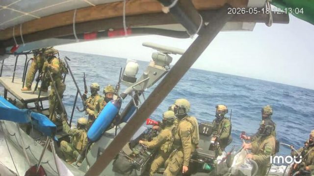 NUOVO SEQUESTRO PER LA FLOTILLA, L'IDF BLOCCA LE BARCHE Flotilla, fermati anche alcuni italiani