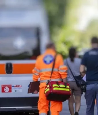 Travolta dall’auto del padre nel cortile di casa: muore a 22 mesi dopo cinque giorni di agonia Soccorsi dopo il tragico incidente