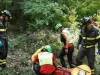 Precipita con il trattore nel bosco, morto boscaiolo di 35 anni: il corpo trovato dopo una notte di ricerche Vigili del fuoco e soccorritori nel bosco dopo l’incidente con il trattore