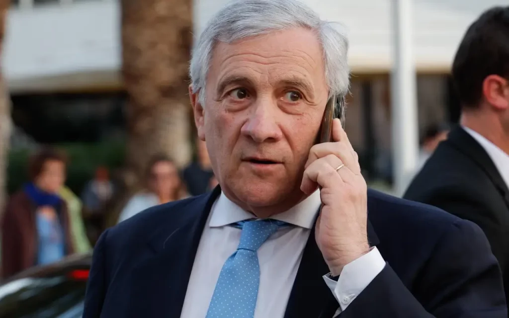 Antonio Tajani durante il vertice sull’Ucraina nell’Unione Europea