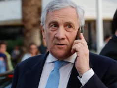 Guerra Ucraina Russia, Tajani apre a Kiev nell’Ue: “Favorevoli all’adesione”. Zelensky vola in Svezia per i caccia Gripen Antonio Tajani durante il vertice sull’Ucraina nell’Unione Europea