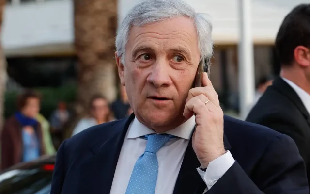 Antonio Tajani durante il vertice sull’Ucraina nell’Unione Europea