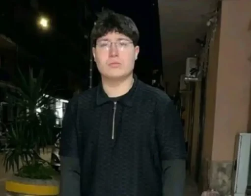 Casoria, Adriano D’Orsi mangia un gelato e muore a 16 anni Adriano D’Orsi il ragazzo morto a Casoria dopo un malore