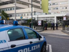 Tragedia al Cardarelli, paziente si lancia dal terzo piano del padiglione E: morta sul colpo Ospedale Cardarelli di Napoli dopo la tragedia nel padiglione E