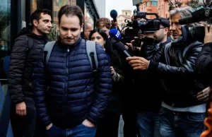 Delitto di Garlasco, la difesa di Sempio tenta di smontare gli audio: “Commentava un podcast” Andrea Sempio caso Garlasco indagato omicidio Chiara Poggi