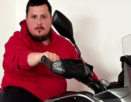 Incidente Santa Maria a Vico, scooter fuori controllo: morto Antonio Esposito, aveva 26 anni Antonio Esposito 26 anni vittima incidente Santa Maria a Vico