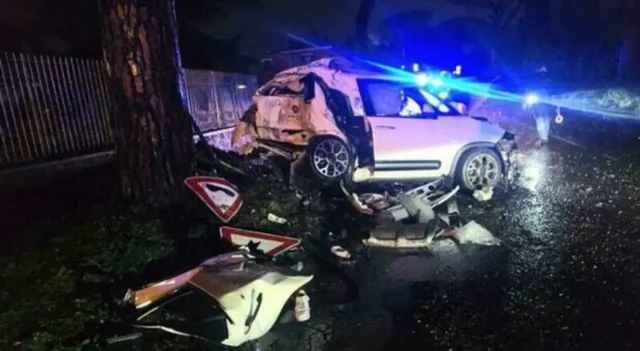 incidente Forlì auto contro albero con soccorsi nella notte