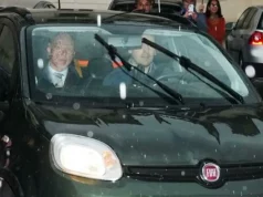 Delitto Garlasco, Marco Poggi lascia la Procura dopo due ore: Sempio resta dai pm Marco Poggi uscita Procura Pavia delitto Garlasco