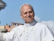 Papa a Napoli l’8 maggio: scuole chiuse e traffico rivoluzionato, tutte le strade e gli orari Papa Leone visita Napoli percorso fedeli piazza del Plebiscito