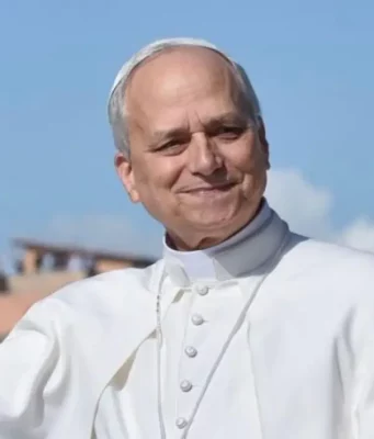 Papa a Napoli l’8 maggio: scuole chiuse e traffico rivoluzionato, tutte le strade e gli orari Papa Leone visita Napoli percorso fedeli piazza del Plebiscito