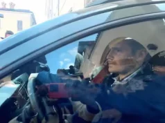 Delitto di Garlasco, verso la chiusura dell’inchiesta: Sempio resta in silenzio davanti ai pm Andrea Sempio auto uscita Procura Pavia interrogatorio Garlasco