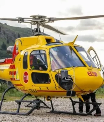 Bolzano, precipita nelle cascate di Barbiano e muore: vittima un uomo di 59 anni Soccorso alpino ed elicottero durante l’intervento alle cascate di Barbiano