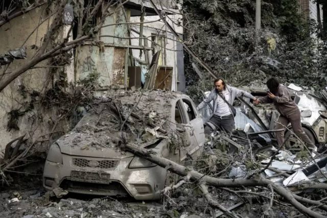 Russia, sette morti e undici feriti per un drone su un autobus