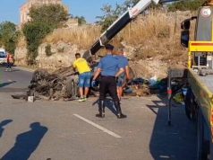 Incidente sulla Statale 89 tra Foggia e Manfredonia: tre morti, tra le vittime madre e figlio Grave incidente nel Foggiano, tre morti