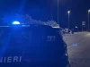 Tor San Lorenzo, schianto tra due auto sul lungomare: muore un ragazzo di 20 anni, quattro feriti incidente Tor San Lorenzo carabinieri sul luogo della tragedia