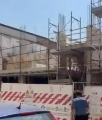 Operaio precipita da un cantiere e muore a Grumo Nevano: la vittima è Paolo Palma, aveva 62 anni Carabinieri all'interno del cantiere dove ha perso la vita l'operaio Paolo Palma