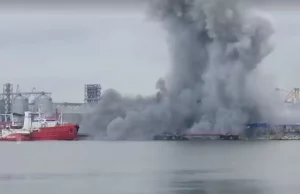 Guerra Ucraina, drone esplode nel porto della Romania, evacuata l’area: cresce la tensione nel Mar Nero Drone esplode nel porto della Romania a Costanza