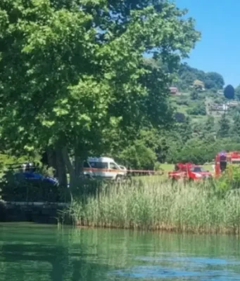 Elicottero precipita sul Lago Maggiore: un morto e tre feriti elicottero Lago Maggiore soccorsi vigili del fuoco