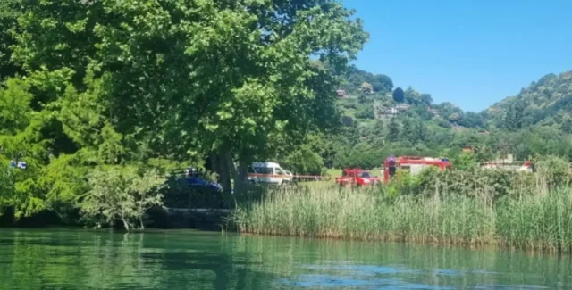 Soccorsi sul Lago Maggiore dopo la caduta dell’elicottero elicottero Lago Maggiore soccorsi vigili del fuoco