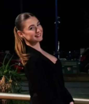 Giulia Scimone travolta e uccisa a 16 anni: motociclista arrestato per omicidio stradale Giulia Scimone morta dopo essere stata investita da una moto a Torre Faro