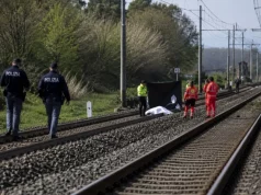 Travolto da treno in corsa a Pignataro Maggiore: inutili i soccorsi Incidente ferroviario Caserta con soccorsi e Polizia Ferroviaria sui binari