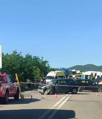 Incidente sulla Statale della Reggia di Caserta: un morto, strada chiusa in entrambi i sensi incidente sulla Statale della Reggia di Caserta con soccorsi e Vigili del Fuoco