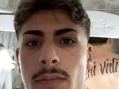 Lorenzo Spasiano ucciso sotto casa a 21 anni: fatale un colpo al torace, indagano i carabinieri Lorenzo Spasiano, il 21enne ucciso in un agguato a Miano