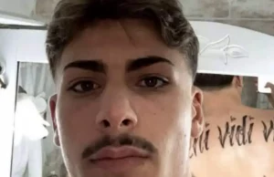 Lorenzo Spasiano ucciso sotto casa a 21 anni: fatale un colpo al torace, indagano i carabinieri Lorenzo Spasiano, il 21enne ucciso in un agguato a Miano