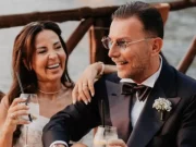 Nozze d’Argento in Costiera: Ludovico Franco e Titti Garofalo festeggiano 25 anni d’amore al BikiniVICO EQUENSE Ludovico Franco e Titti Garofalo durante la festa per i 25 anni di matrimonio al Bikini di Vico Equense
