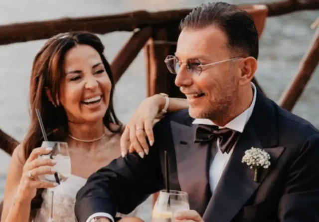 Ludovico Franco e Titti Garofalo durante la festa per i 25 anni di matrimonio al Bikini di Vico Equense