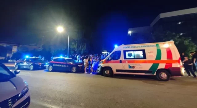 Carabinieri e soccorsi sul luogo dell'aggressione a Volla dodicenne aggredito Volla soccorsi carabinieri via Aldo Moro