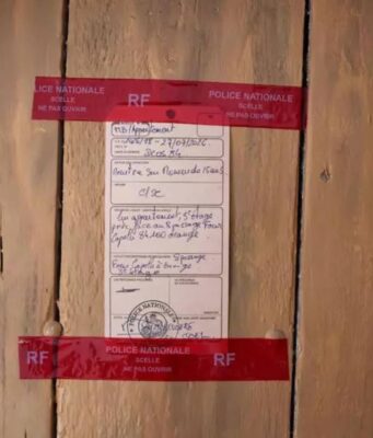 Orange, trovati i corpi di cinque neonati in un appartamento: aperta un’inchiesta per omicidio Orange, cinque neonati trovati in scatole di cartone