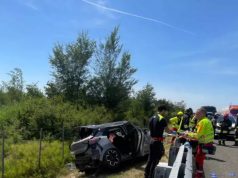 Incidente sull’A1 a Parma, bimba di 8 anni muore dopo il ribaltamento dell’auto: feriti i genitori Roncopascolo, bimba di otto anni muore in un incidente stradale