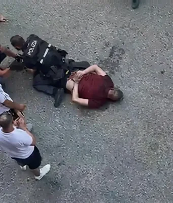 Abderrahim Fakir morto durante il fermo della polizia: la Procura acquisisce bodycam e video Polizia immobilizza Abderrahim Fakir