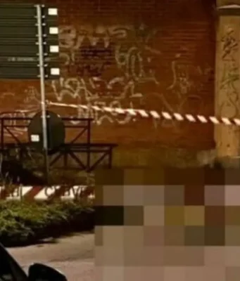 Antonio Greco accoltellato dopo una lite in strada: pensionato di 80 anni ucciso, fermato il presunto aggressore Carabinieri sul luogo dell'omicidio di Antonio Greco a Collegno