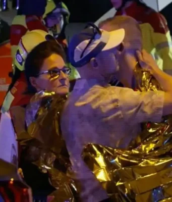Berlino, furgone sulla folla al Pride: muore una donna. Almeno 29 feriti, identificato l’attentatore. Ministro dell’Interno: “Non si escludono altri attacchi” Operazioni di soccorso e forze dell'ordine sul luogo dell'attentato a Berlino nel parco Tiergarten