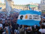 Napoli si tinge d’albiceleste per la finale dei Mondiali: migliaia di tifosi dell’Argentina nel nome di Maradona Tifosi Argentina Napoli