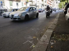Tragico scontro tra auto e moto, Giorgia Del Vecchio muore a 23 anni Agenti della Polizia Locale durante i rilievi dell'incidente mortale in viale Papiniano a Milano