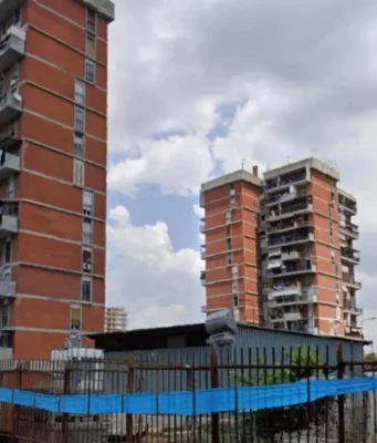 Tragedia a Scampia, tredicenne precipita da un palazzo e muore Sette Palazzi Scampia luogo della morte della ragazzina
