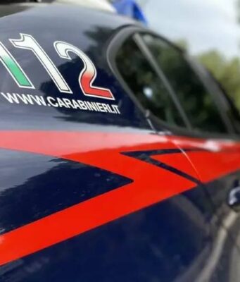 Cattolica, auto nel mare con la moglie: 45enne fermato per tentato omicidio Cattolica, arrestato per tentato omicidio l'uomo che si era lanciato in auto con la moglie nel porto