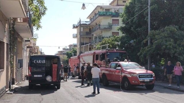 Riposto, trovata morta una donna di 34 anni in un'abitazione: indagano i carabinieri