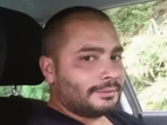 Picchiato fuori dalla discoteca, torna a casa e muore a 34 anni: Antonio Perrotta lascia un figlio di pochi mesi Antonio Perrotta morto a 34 anni dopo il pestaggio fuori da una discoteca a Sangineto